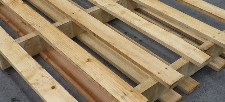 Fabricación de palets de madera seca